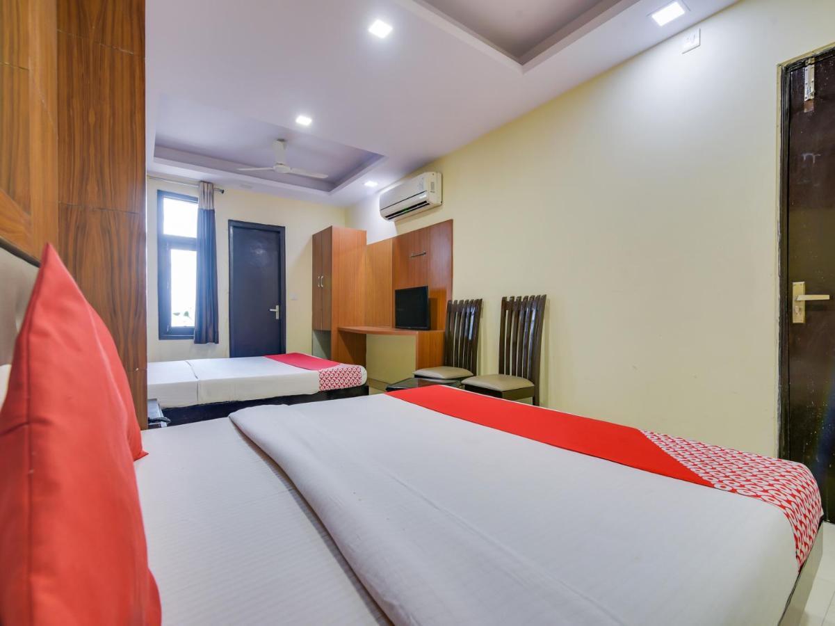 Collection O 78493 Noble Paharganj Hotel 3*