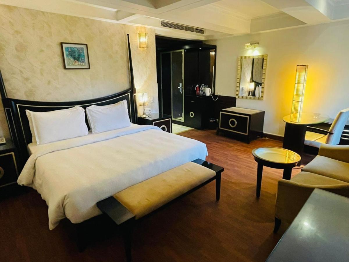 Venizia Sarovar Portico New Delhi