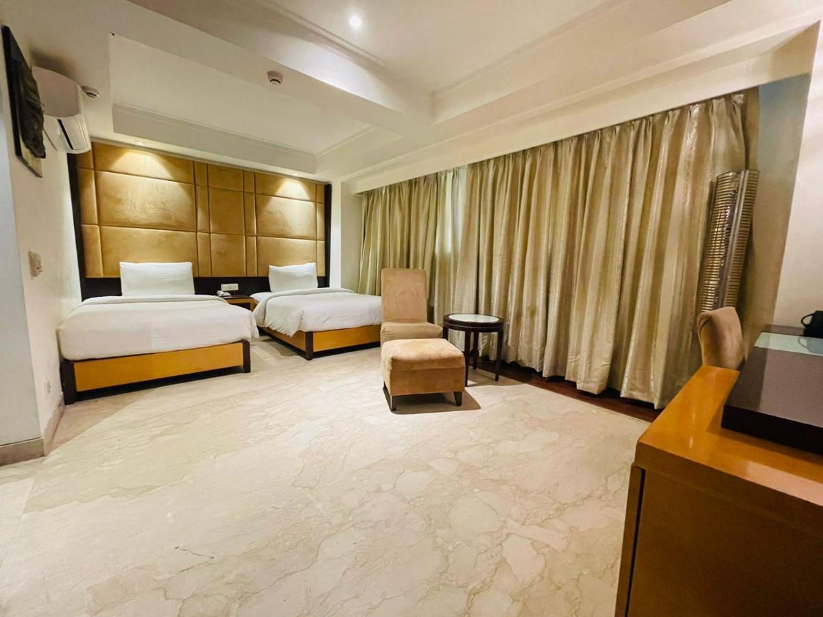 Hotel Venizia Sarovar Portico