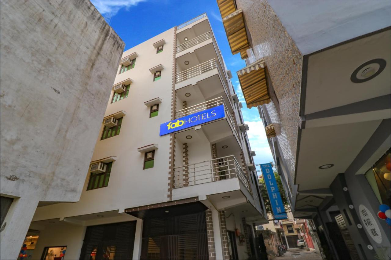 Hotel Fabexpress Dolphin International Near Delhi Airport 3*