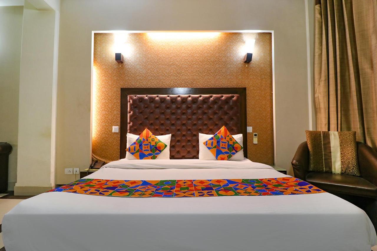 Fabexpress Llyod Residency Hotel New Delhi