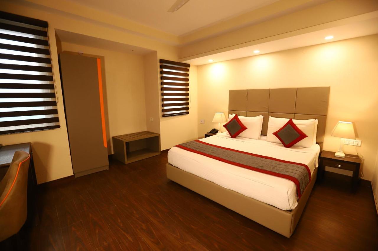 Hotel Azulo Bhikaji Cama Place Delhi - Couple Friendly Local Ids Accepted Nova Deli