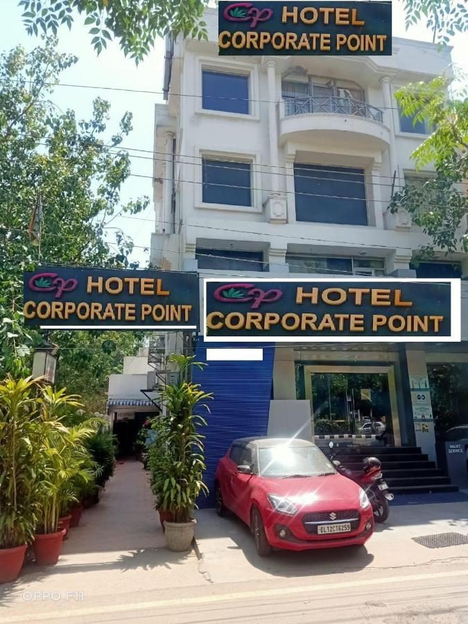 Hotel Corporate Point 3*