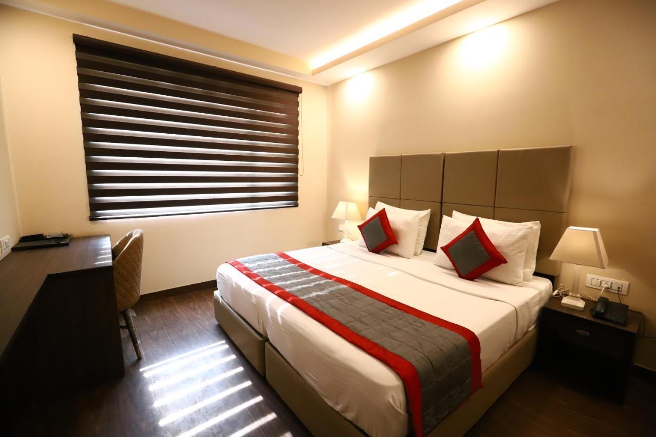 Hotel Azulo Bhikaji Cama Place Delhi - Couple Friendly Local Ids Accepted Nova Deli
