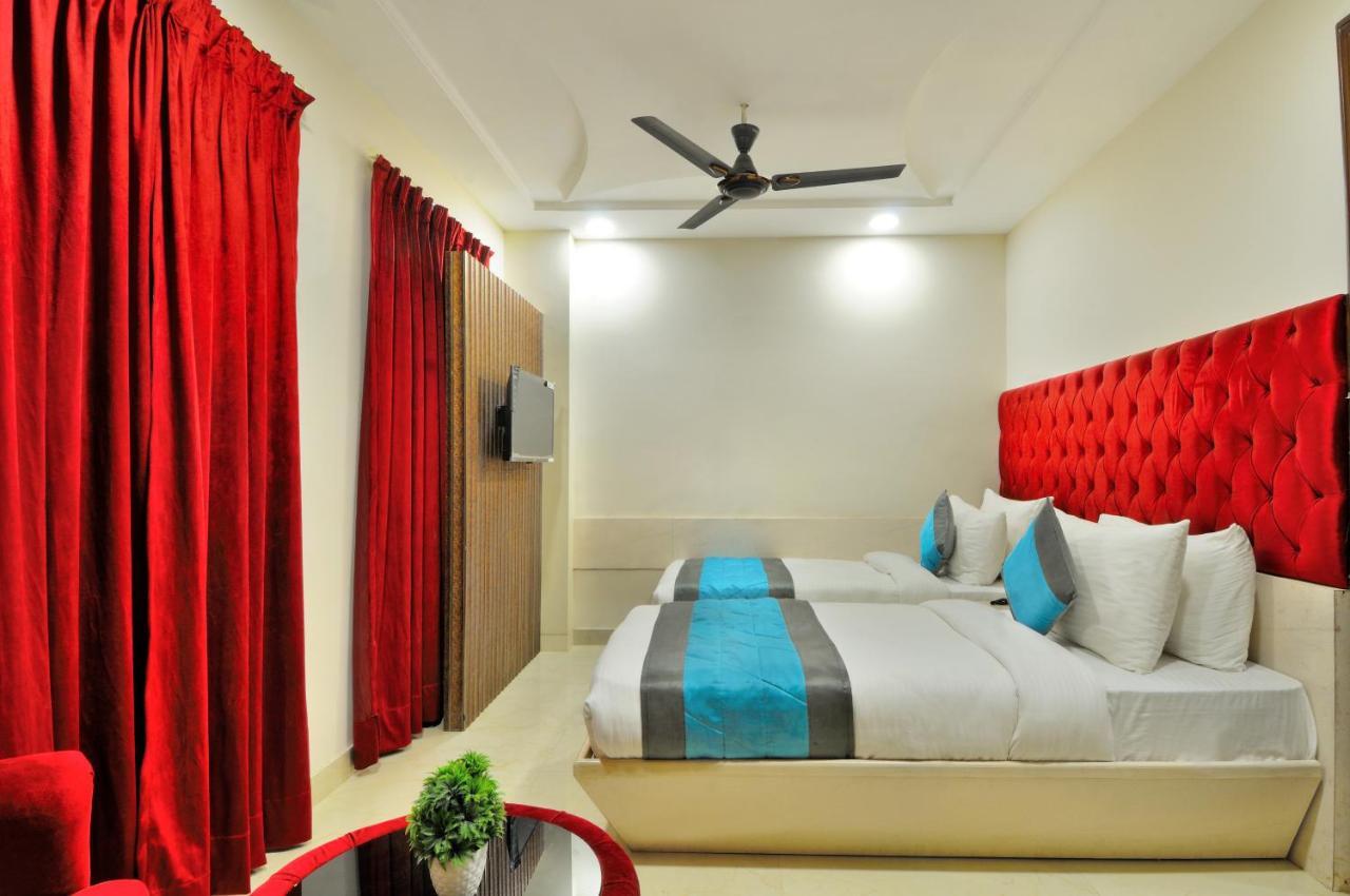 Delhi Fab Hotel