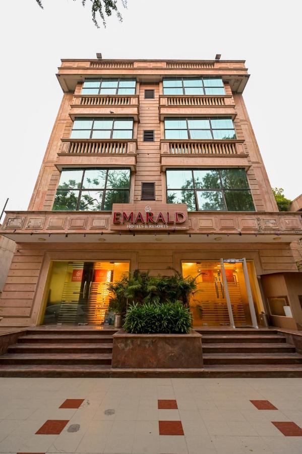 Hotel Emarald,