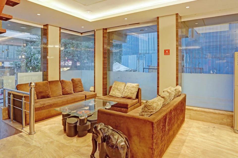 Hotel Superb 5 Mins Walk From Station Nova Deli