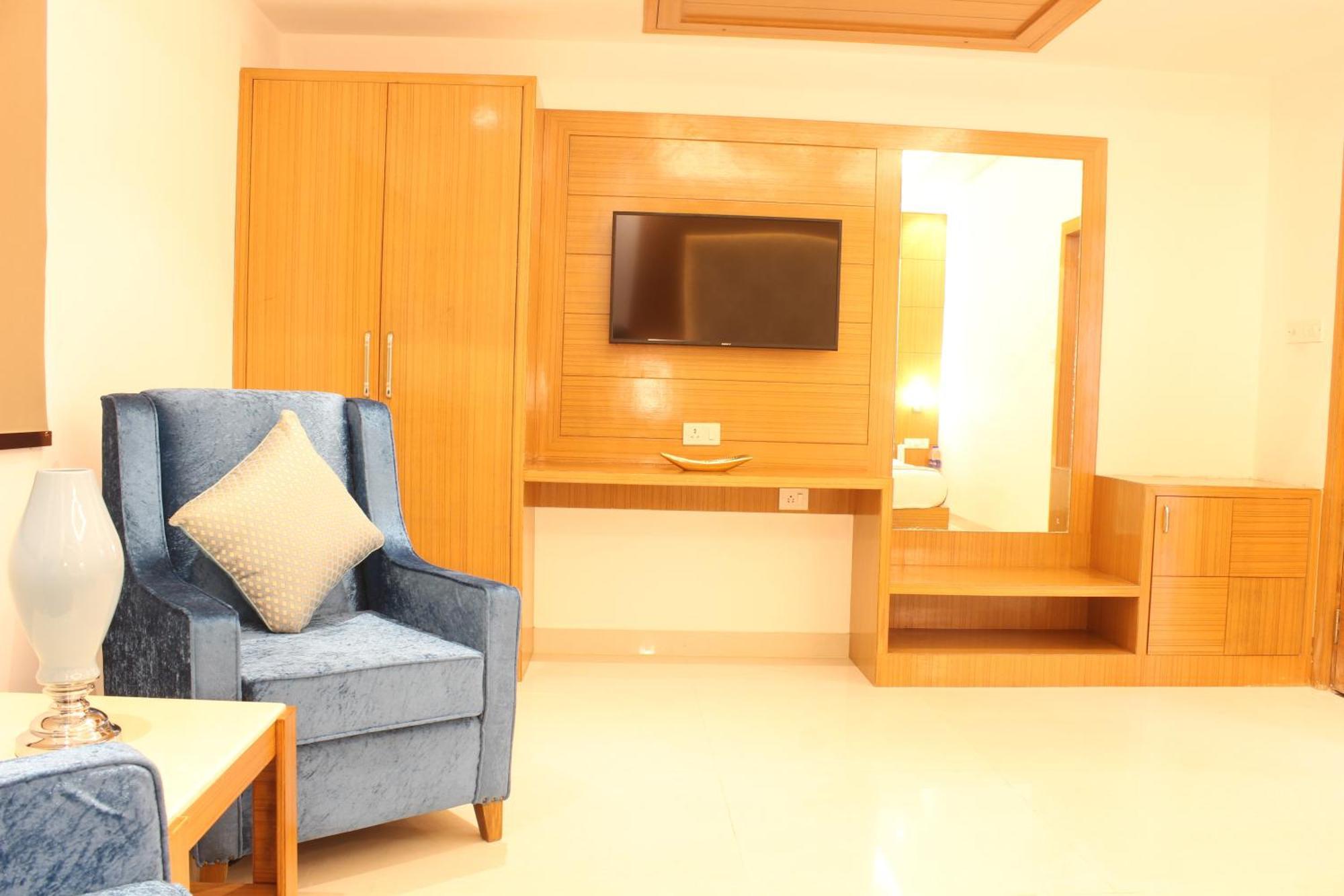 Hotel International By Star Group - Near Delhi Airport 3*