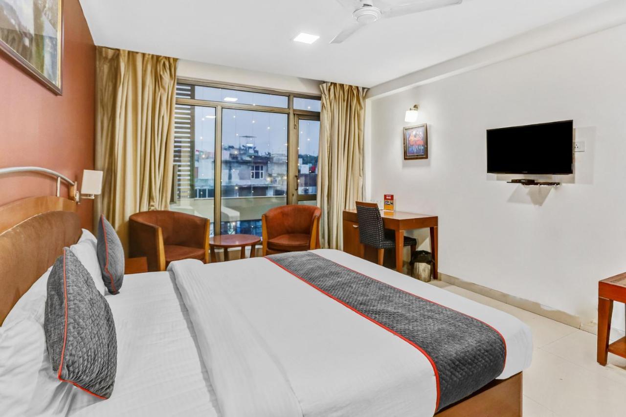 Oyo Townhouse 690 Admire 4*