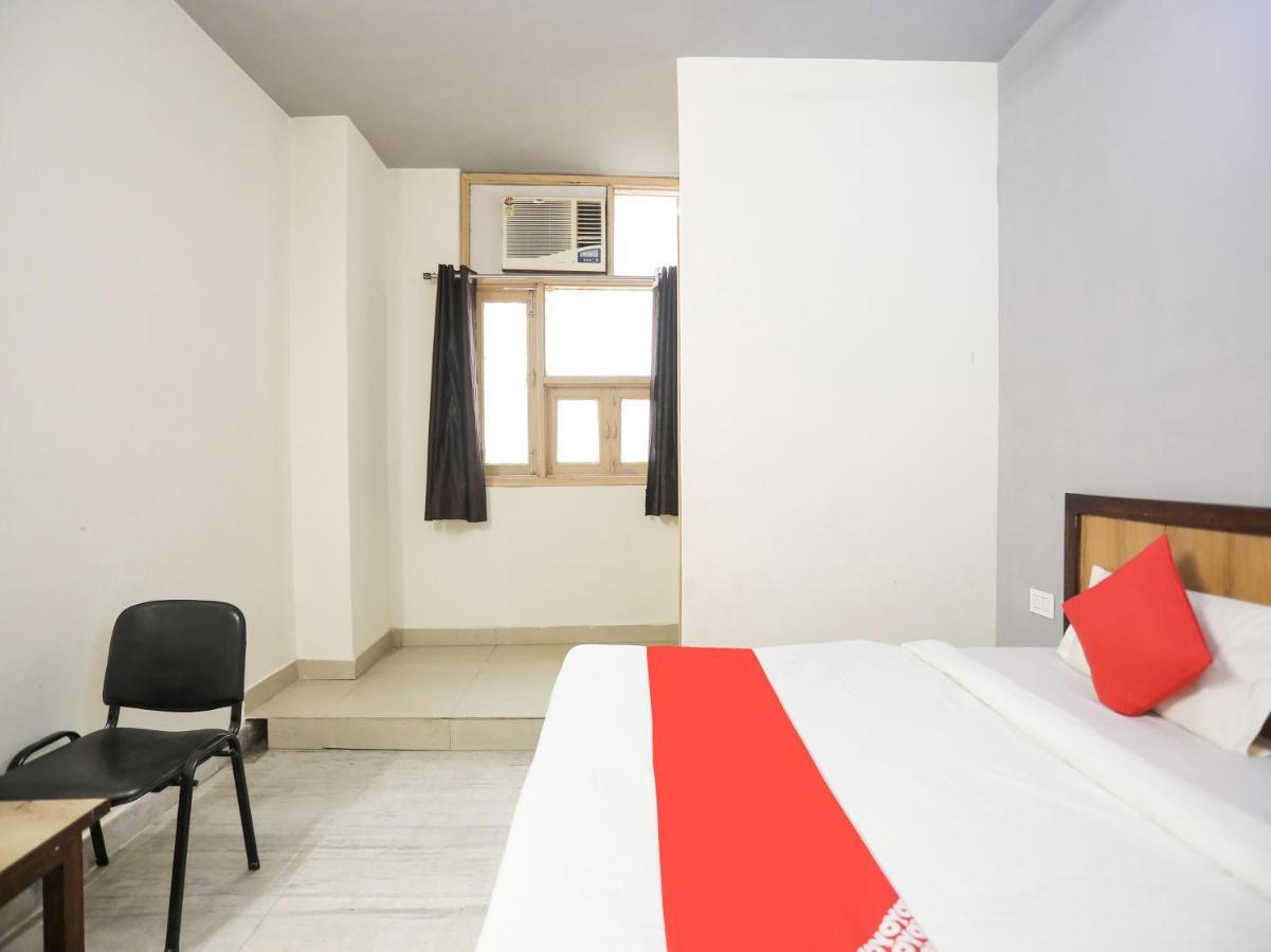 Oyo 73756 Fusion Burari 3* New Delhi