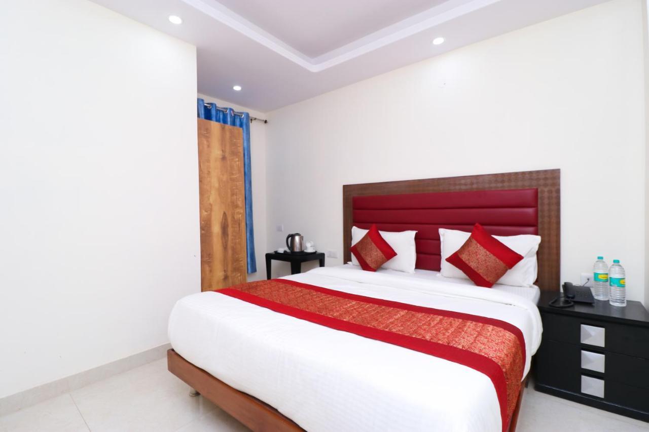 Belwood Suites - Near Airport Nova Deli