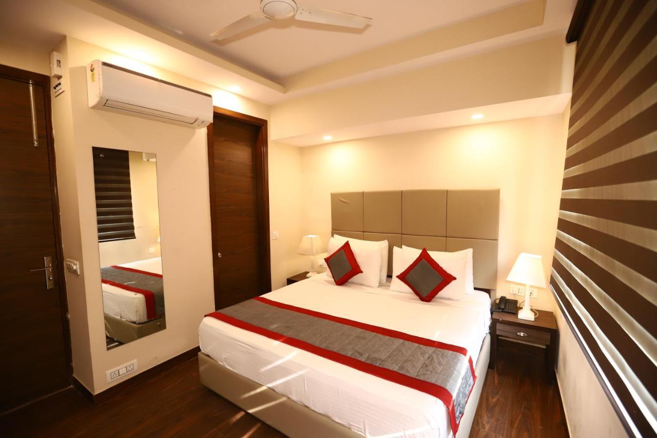 Hotel Azulo Bhikaji Cama Place Delhi - Couple Friendly Local Ids Accepted