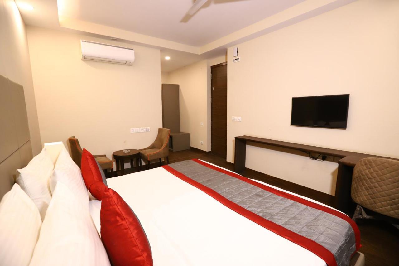 Azulo Bhikaji Cama Place Delhi - Couple Friendly Local Ids Accepted 3* Nova Deli