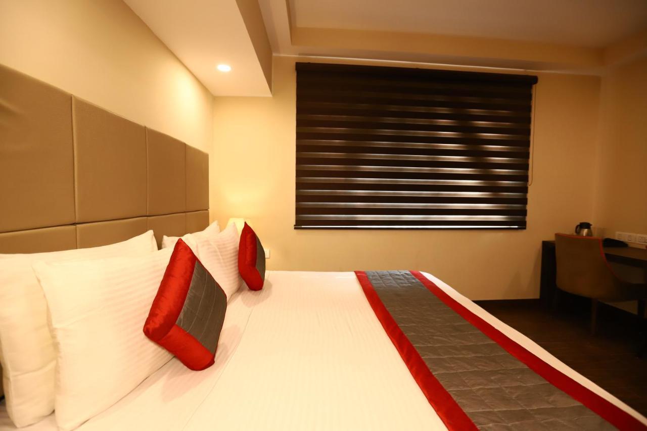 Azulo Bhikaji Cama Place Delhi - Couple Friendly Local Ids Accepted 3*