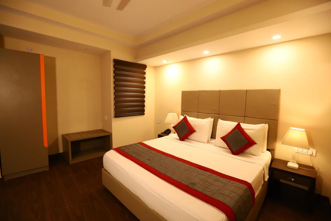Azulo Bhikaji Cama Place Delhi - Couple Friendly Local Ids Accepted Hotel Nova Deli