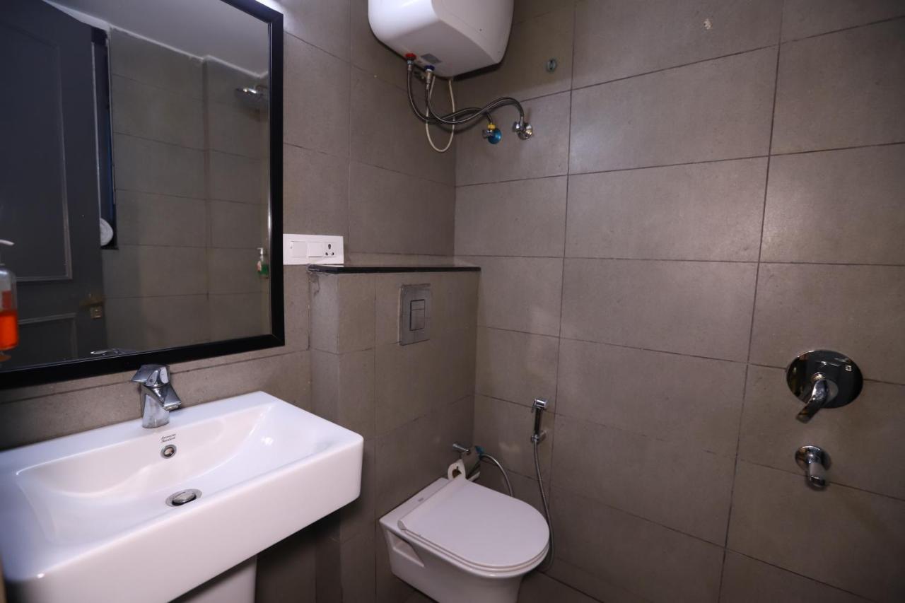 Azulo Bhikaji Cama Place Delhi - Couple Friendly Local Ids Accepted Nova Deli