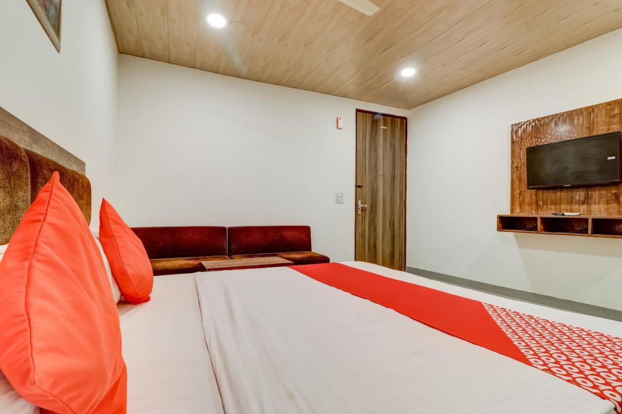 Oyo Ramada Near Dashrath Puri Metro Station 3* New Delhi