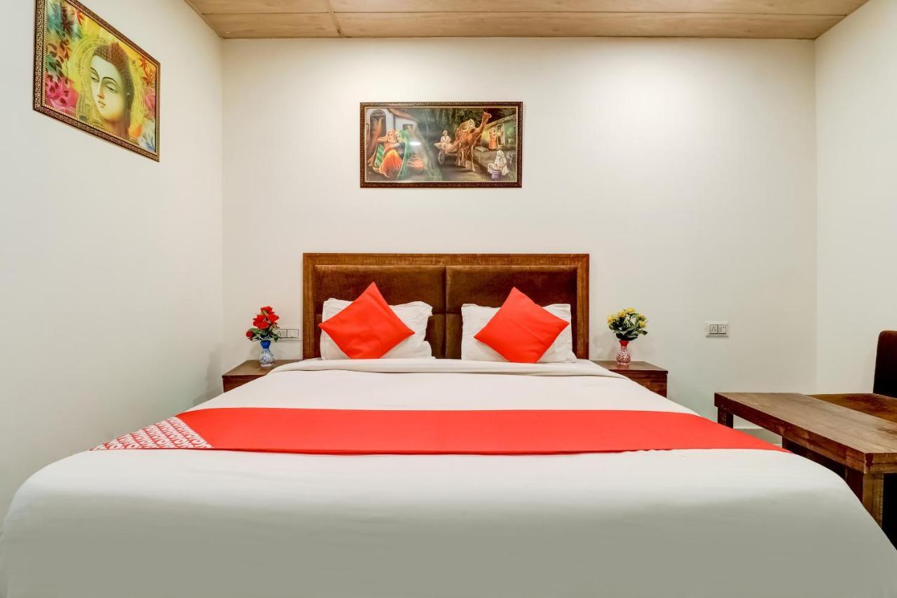 Oyo Ramada Near Dashrath Puri Metro Station Hotel New Delhi