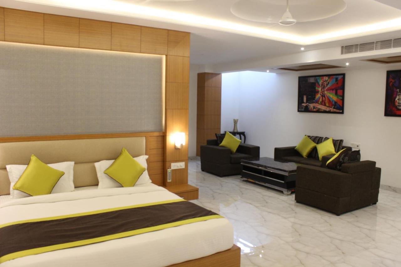 International By Star Group - Near Delhi Airport 3*