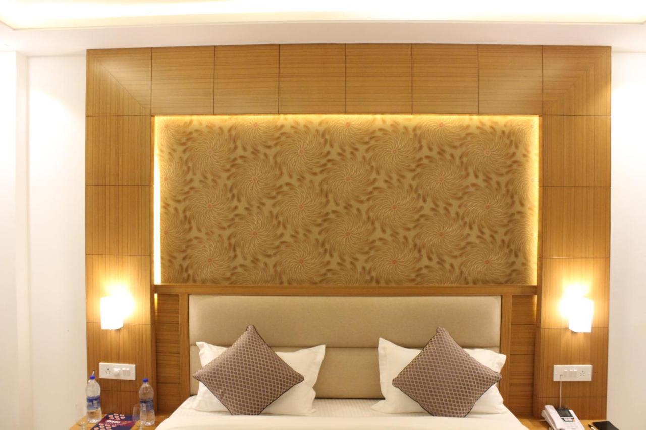 Hotel International By Star Group - Near Delhi Airport