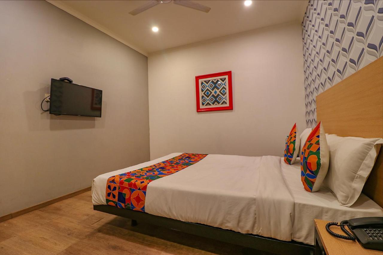 Hotel Fabhotel Chattarpur Enclave