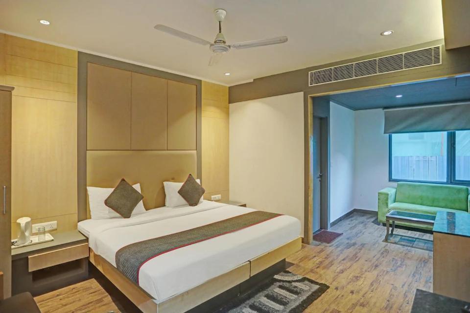 Hotel Superb 5 Mins Walk From Station Nova Deli