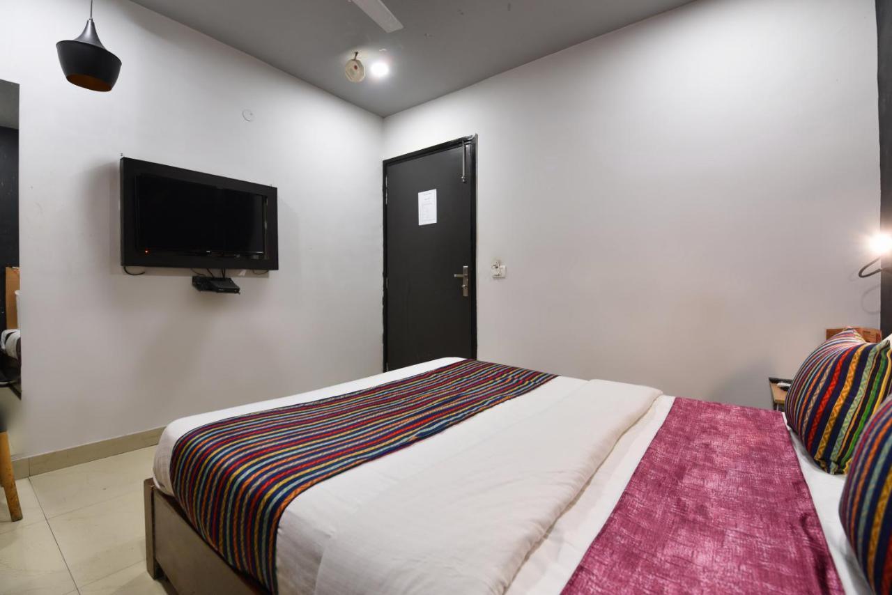 Hotel Orchid Saffron - Local Id Accepted Nova Deli