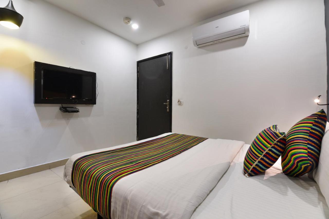 Orchid Saffron - Local Id Accepted Hotel New Delhi