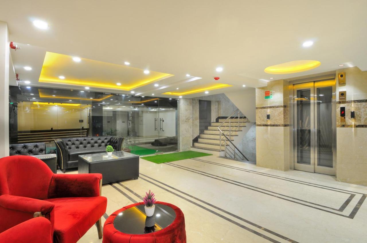 Delhi Fab Hotel 3*