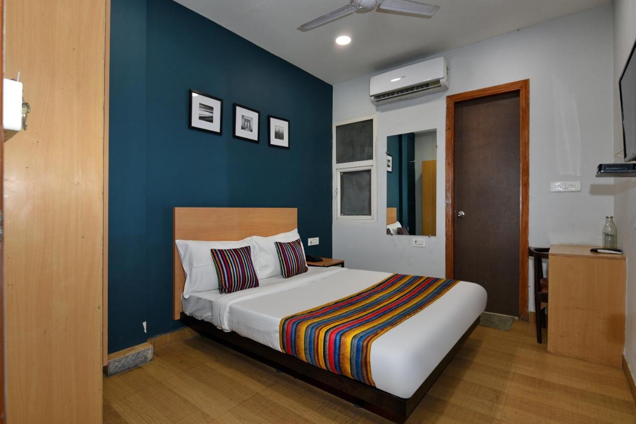Silver Saffron Near Paschim Vihar Metro Station Hotel Nova Deli
