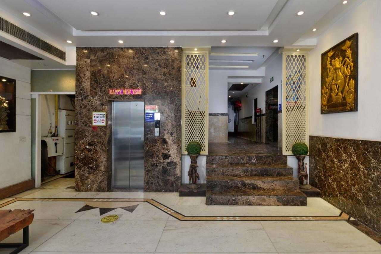 Hotel Capital O 2242 Yuvraj Deluxe New Delhi