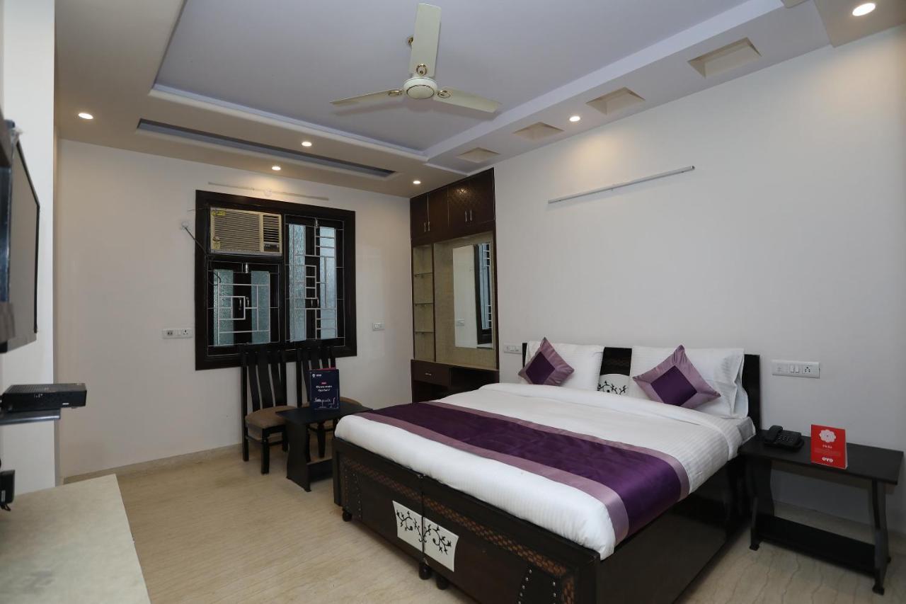 Oyo 10960 Royal India Hotel