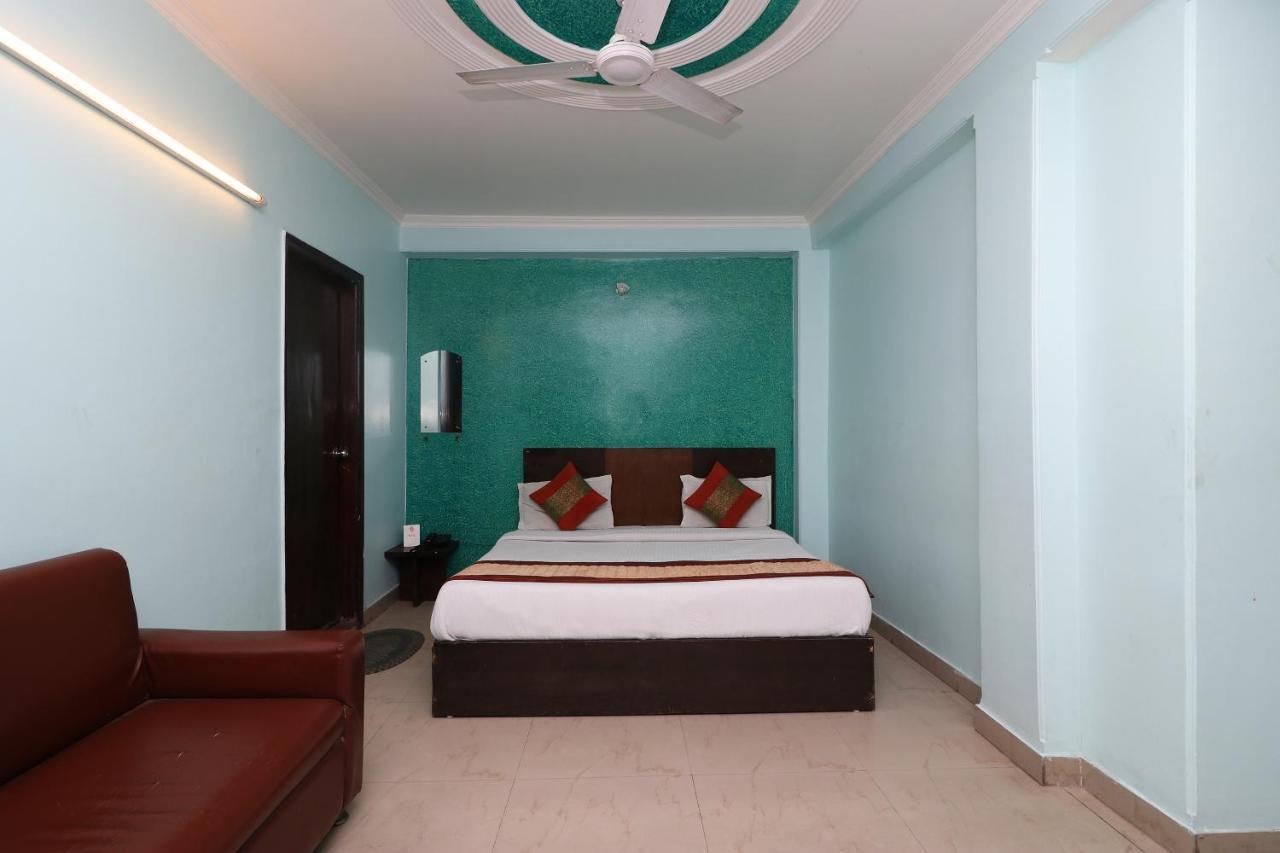 Oyo 10048 Aditya Hotel