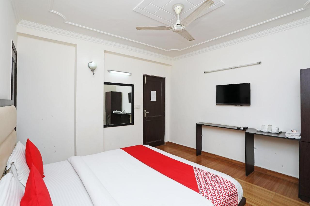 Oyo South Plaza Near Lotus Temple 3* New Delhi
