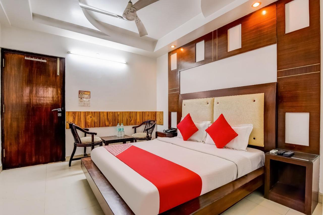 Hotel Oyo 7781 Sai International