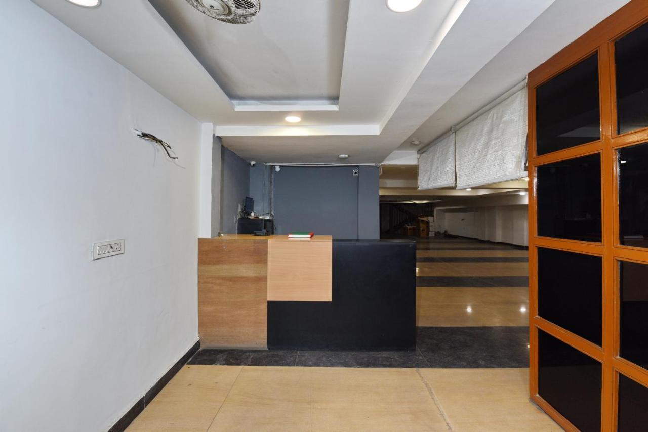 Hotel Silver Saffron Near Paschim Vihar Metro Station Nova Deli