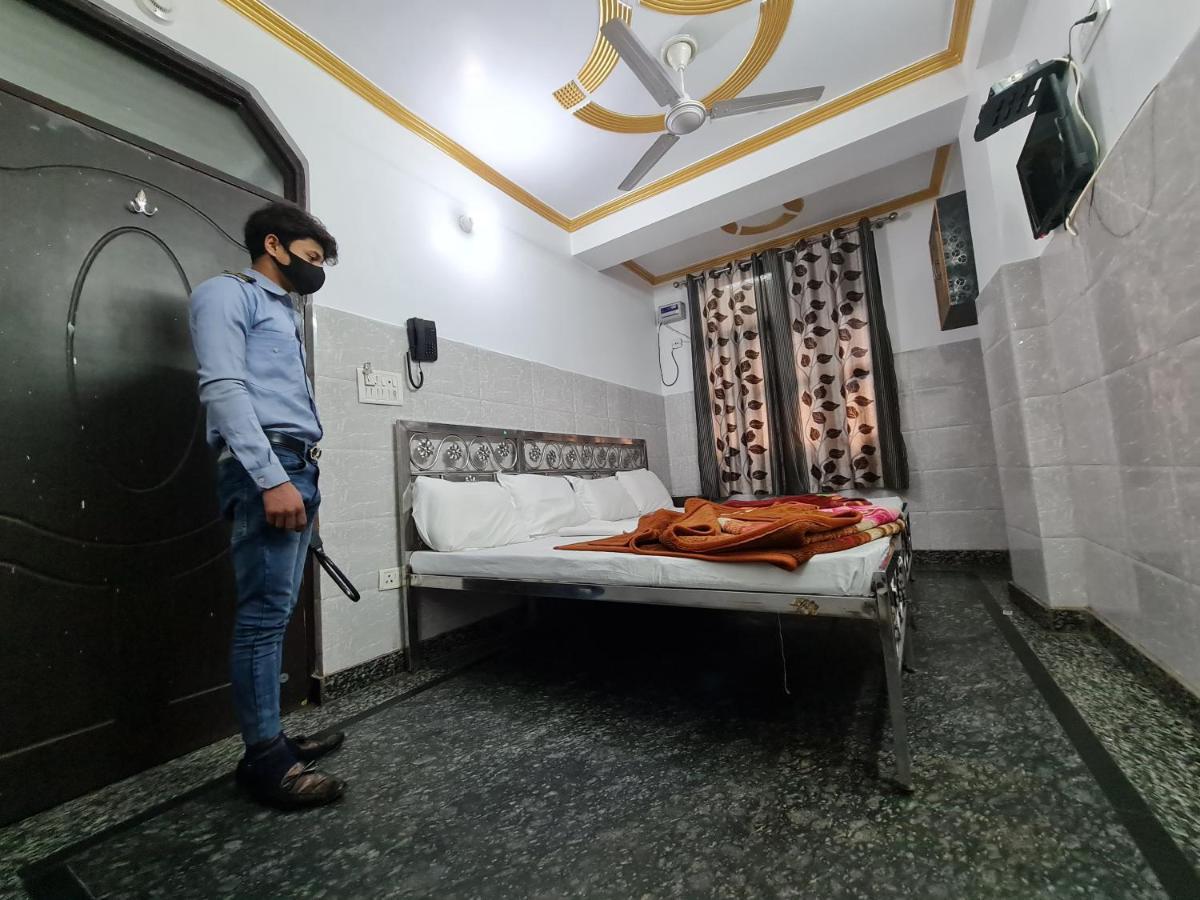 Al Ashfaq * New Delhi