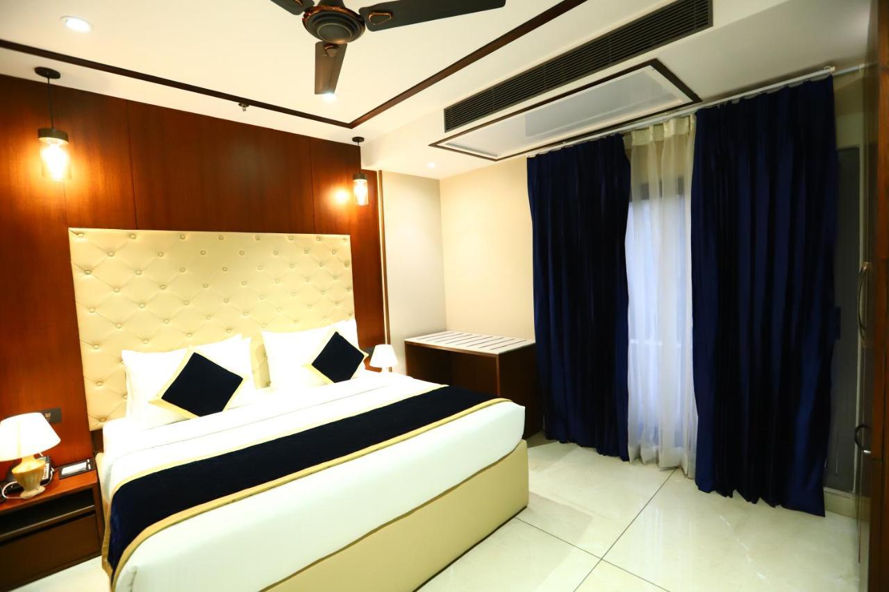 Hotel Sanca International In Patel Nagar Delhi 3*
