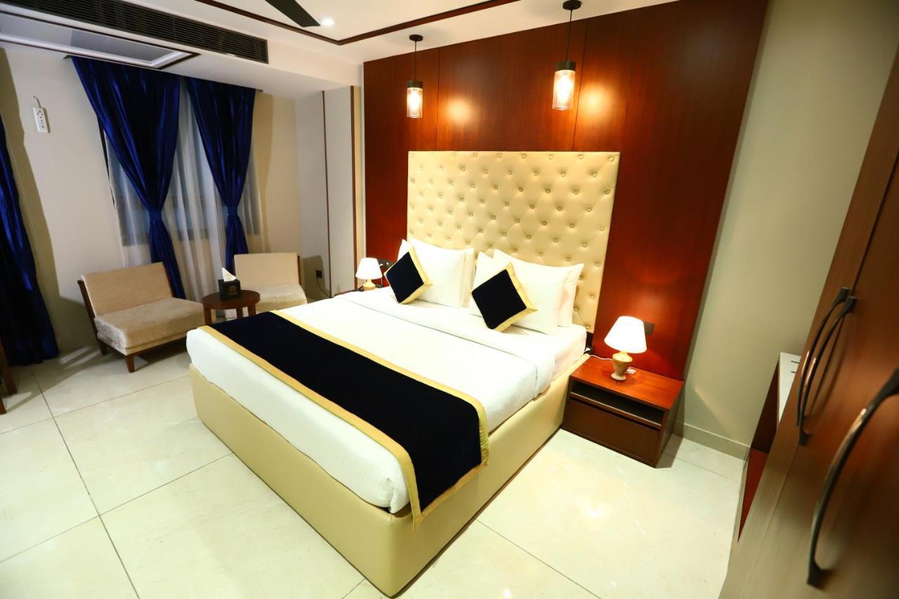 Hotel Sanca International In Patel Nagar Delhi 3*