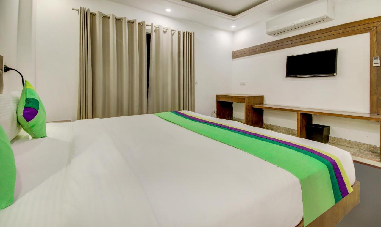 Fabhotel The Kings Plaza