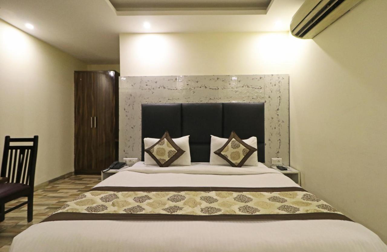 Hotel Smart Signature - Delhi Airport