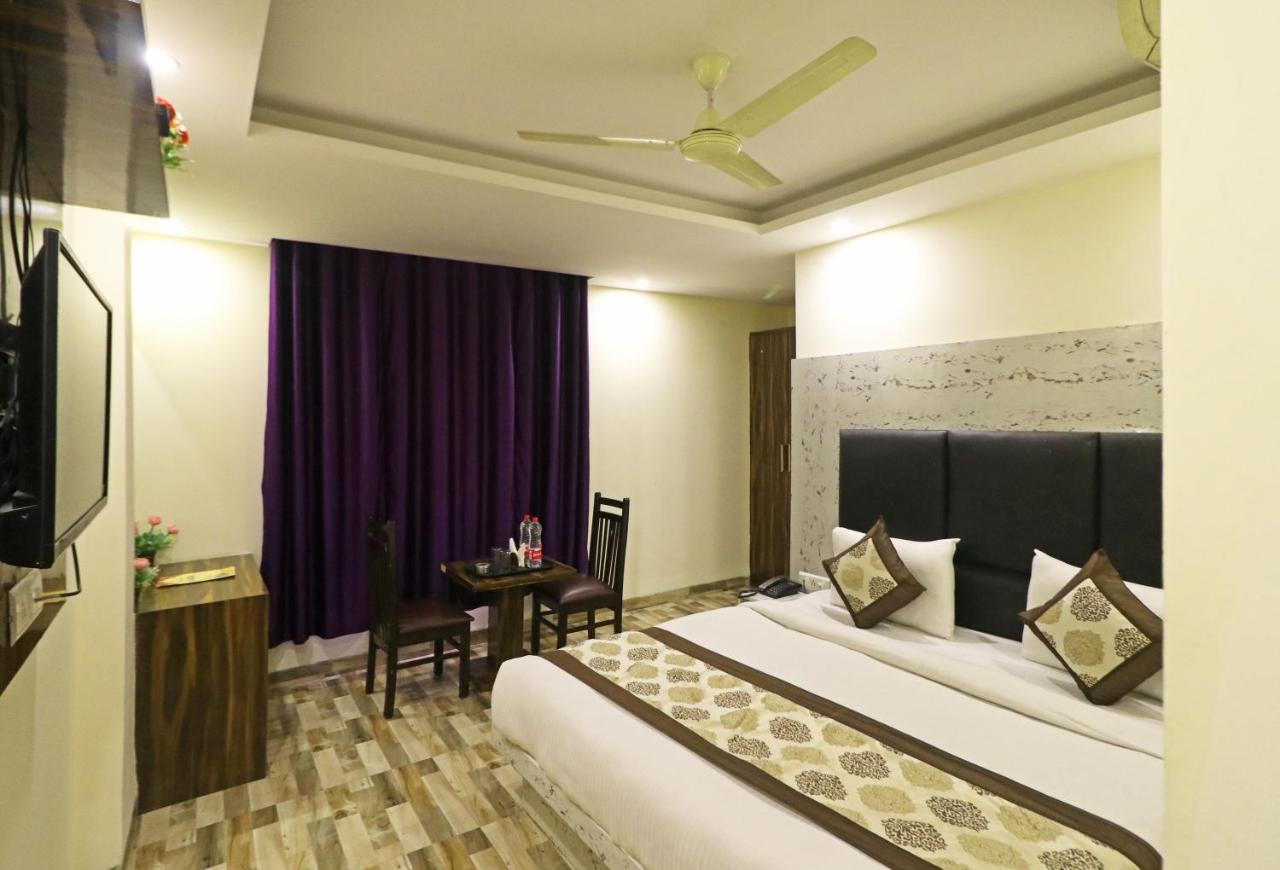 Hotel Smart Signature - Delhi Airport
