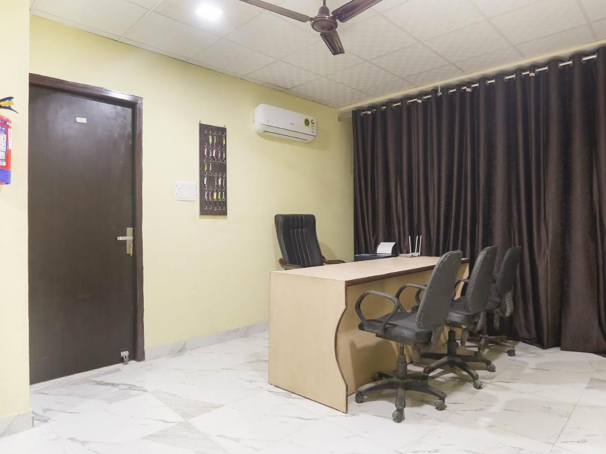 Collection O O 76442 Surya Plus Hotel New Delhi