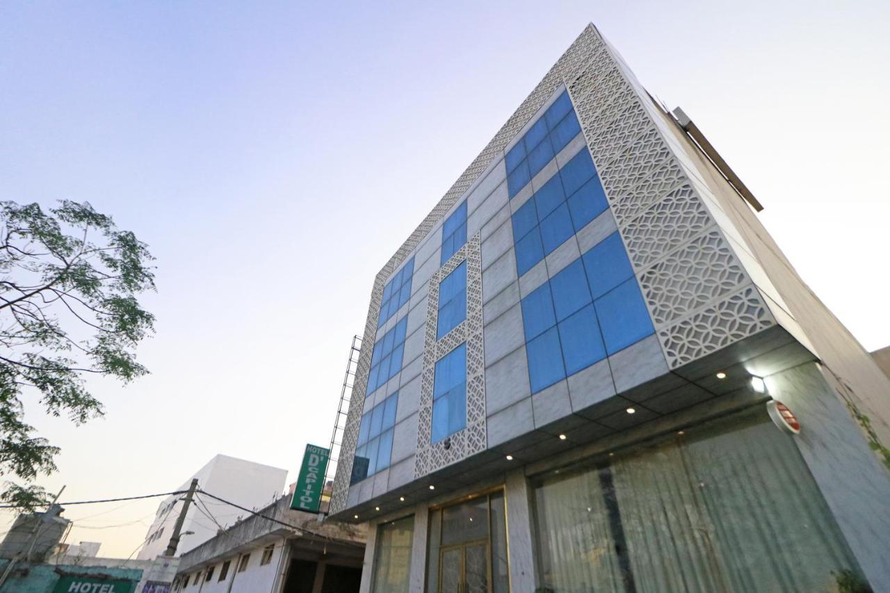 Hotel D'capitol - Delhi Airport 4*