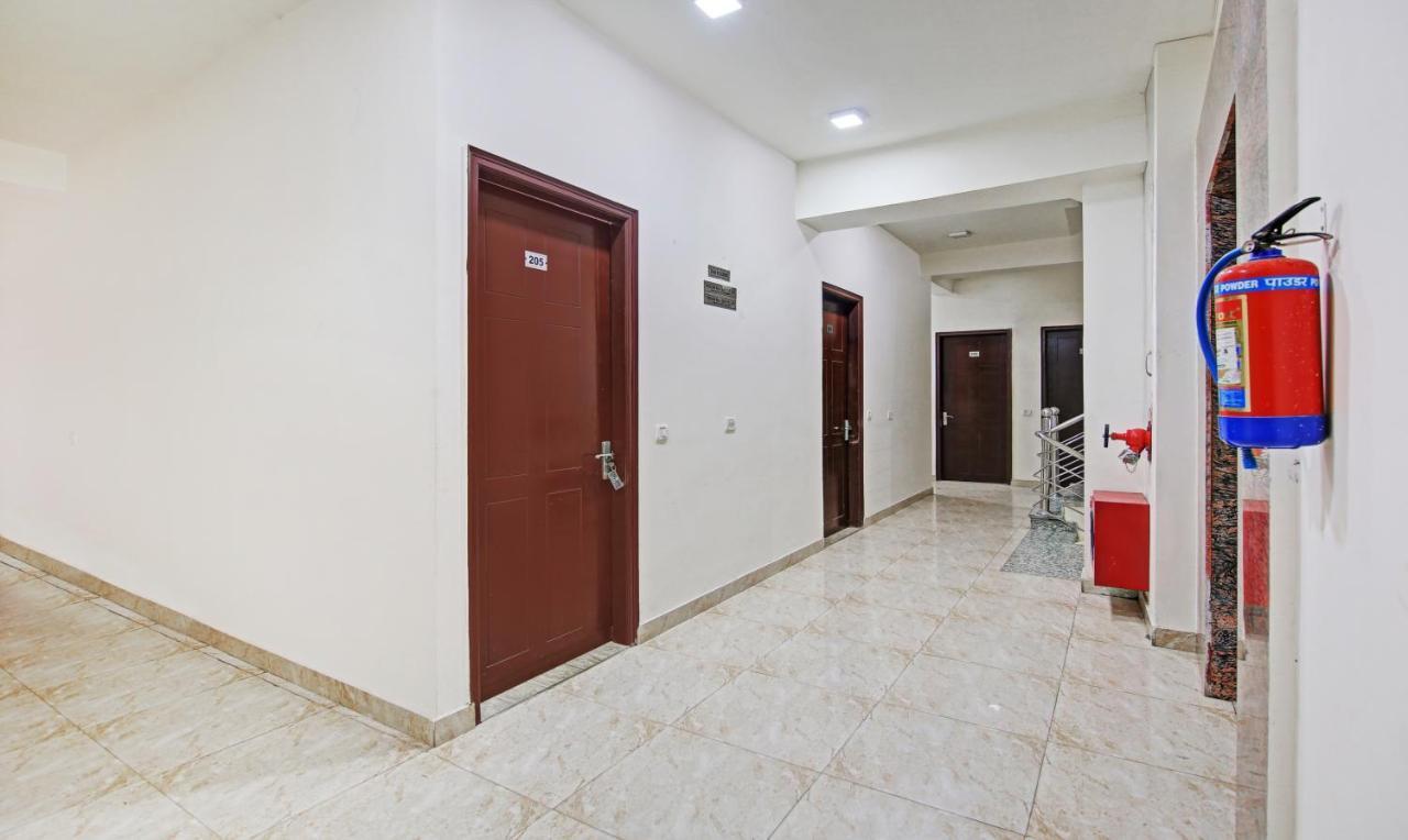Hotel Treebo Amaya Sector 72 Delhi (National Capital Territory of India)
