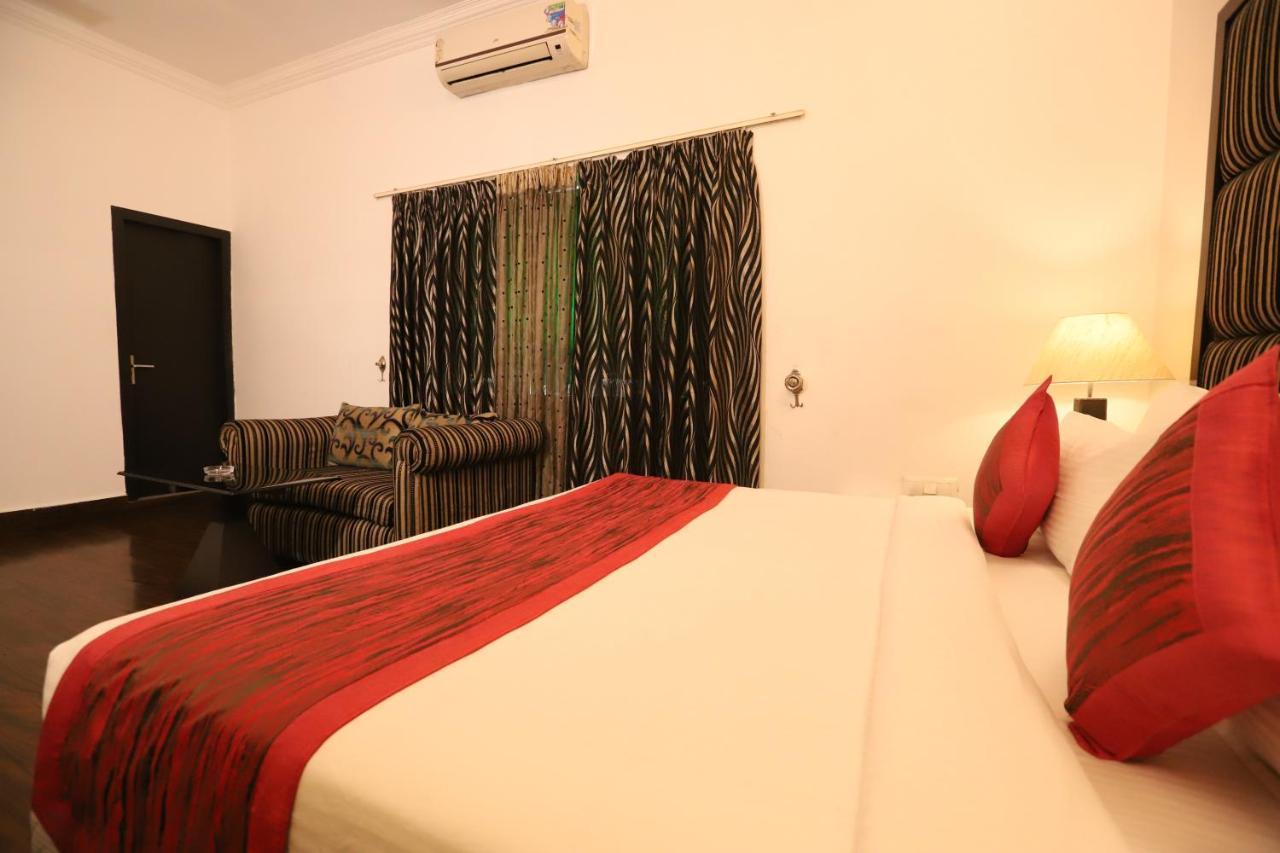 Capitol Hills - Greater Kailash Delhi