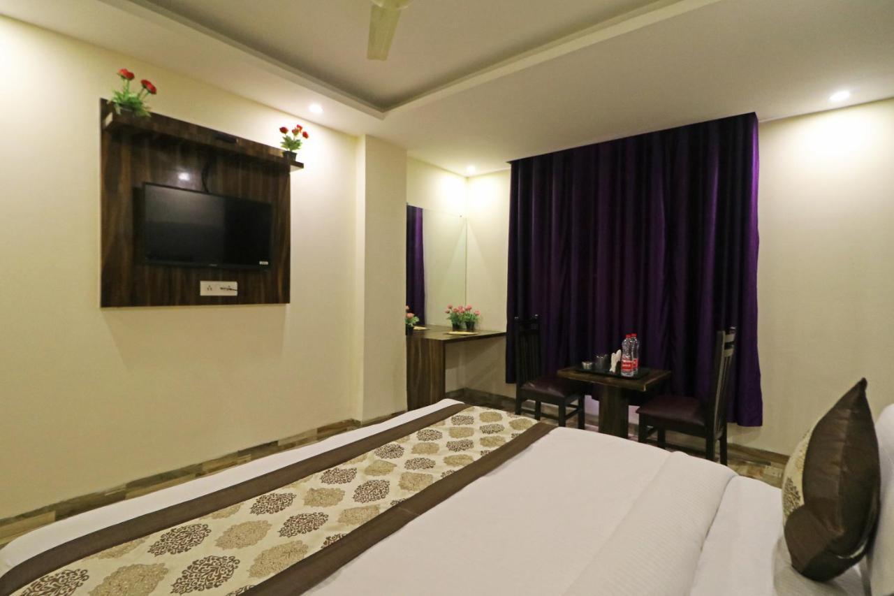 Hotel Smart Signature - Delhi Airport 4*