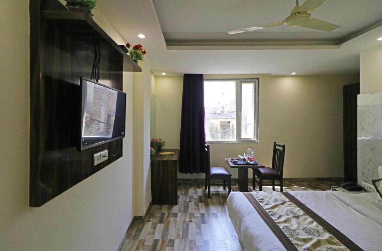 Hotel Smart Signature - Delhi Airport Hotel New Delhi