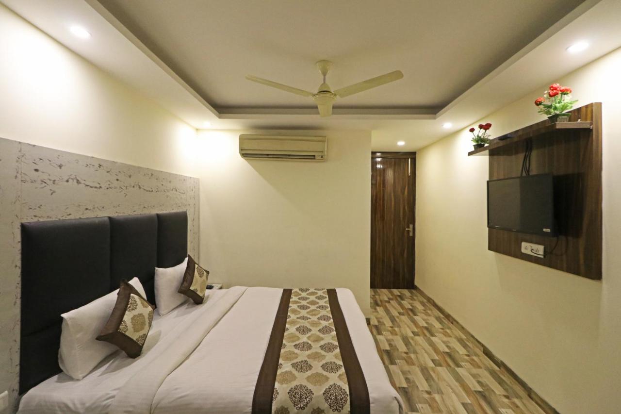 Hotel Smart Signature - Delhi Airport Hotel New Delhi