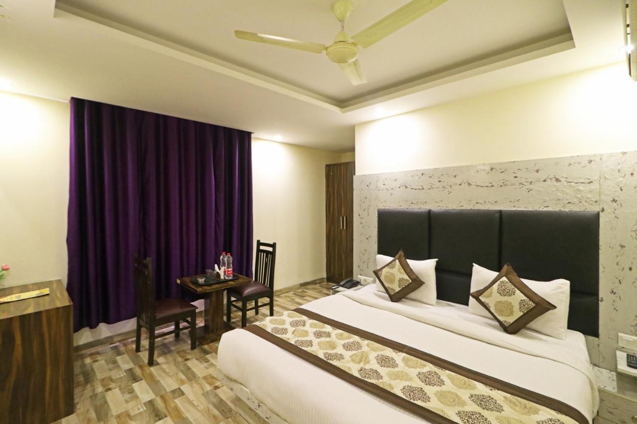 Hotel Smart Signature - Delhi Airport Hotel 4*
